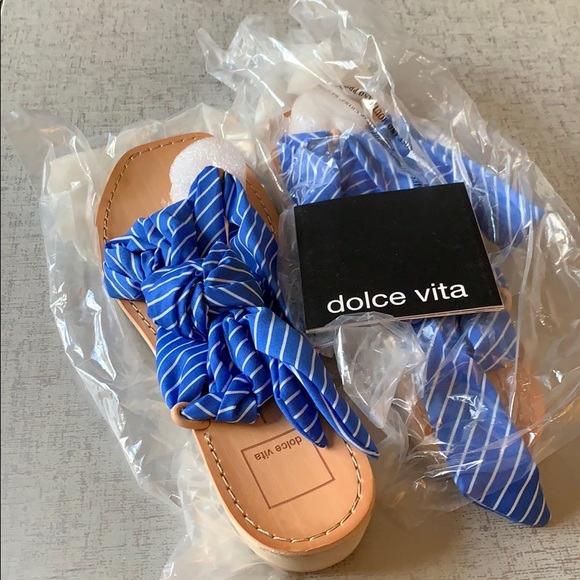 Dolce Vita Henlee Sandals - Picture 3 of 4